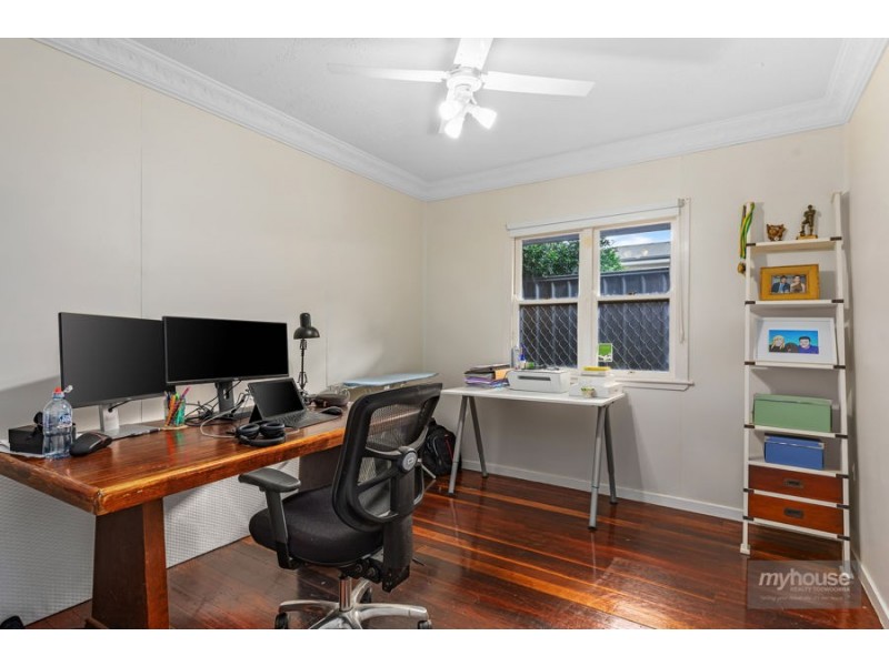 9 Drayton Road, Harristown QLD 4350