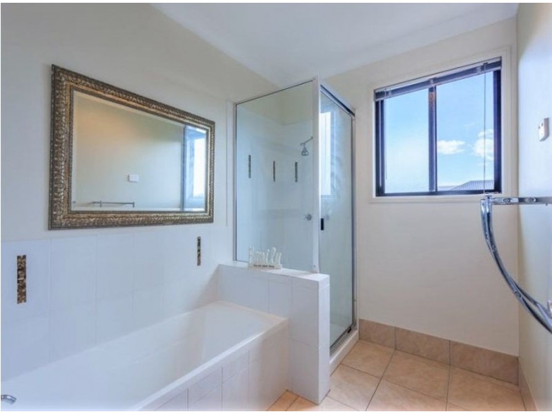 4 Balonne Drive, Glenvale QLD 4350