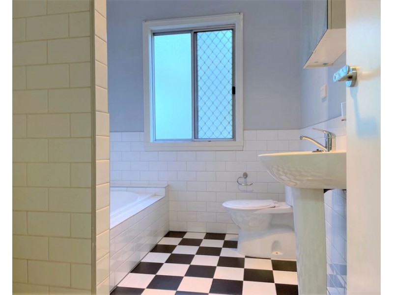 14 Seaton Street, South Toowoomba QLD 4350