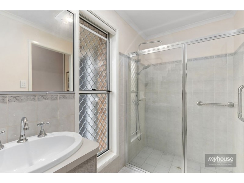 2/31 Gladstone Street, Newtown QLD 4350