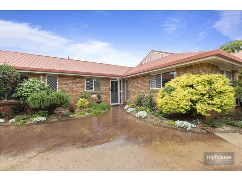 2/31 Gladstone Street, Newtown QLD 4350