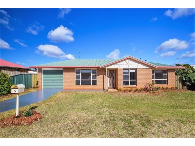 8 Oaklands Court, Glenvale QLD 4350