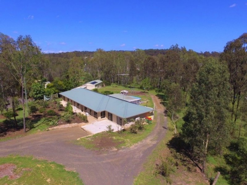 27 Challenge Avenue, Kensington Grove QLD 4341