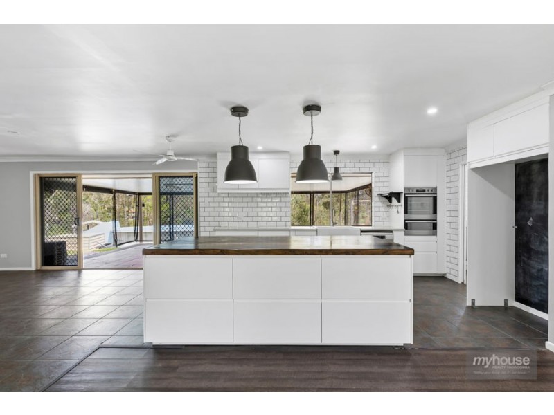 27 Challenge Avenue, Kensington Grove QLD 4341