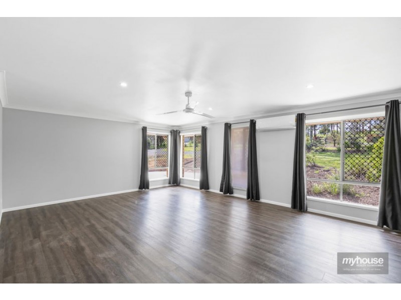 27 Challenge Avenue, Kensington Grove QLD 4341