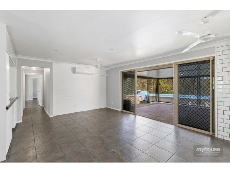 27 Challenge Avenue, Kensington Grove QLD 4341