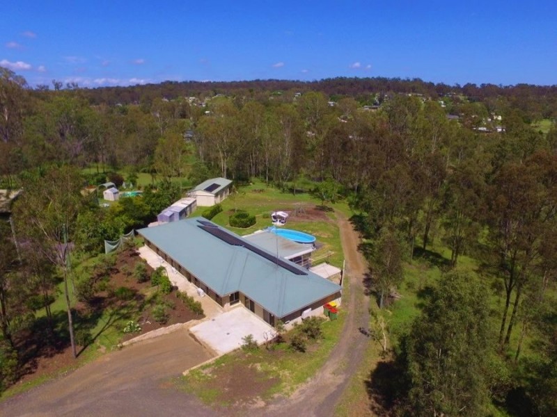 27 Challenge Avenue, Kensington Grove QLD 4341