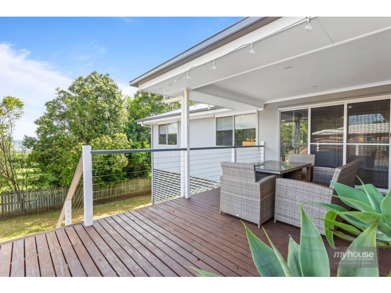16 Dodson Crescent, Mount Kynoch QLD 4350