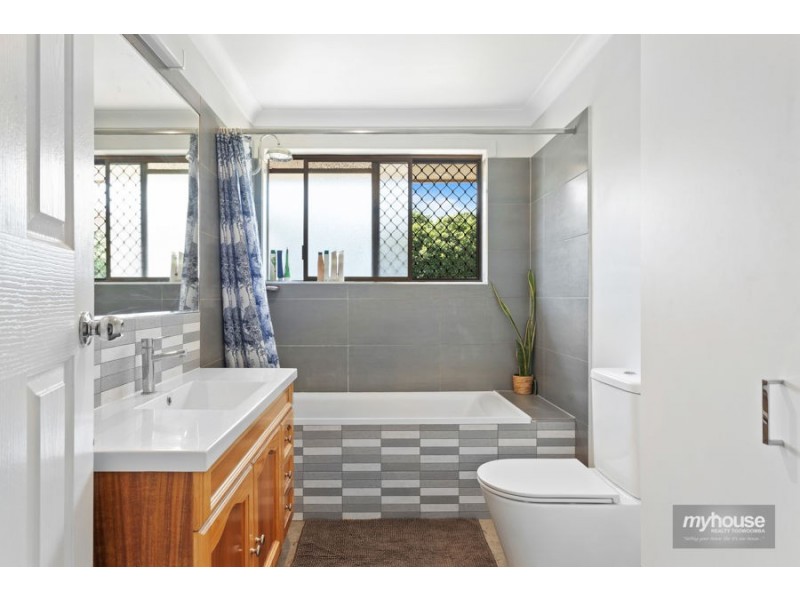 5 Rachel Street, Darling Heights QLD 4350