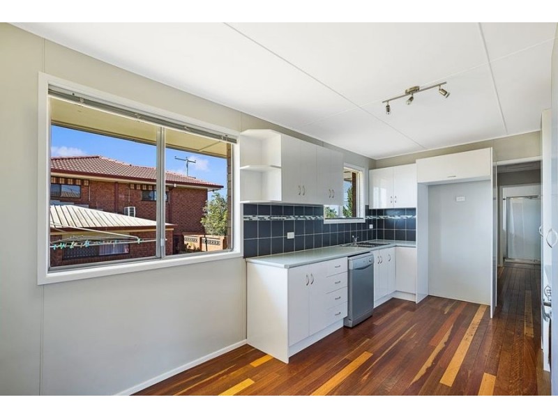 328 West Street, Kearneys Spring QLD 4350