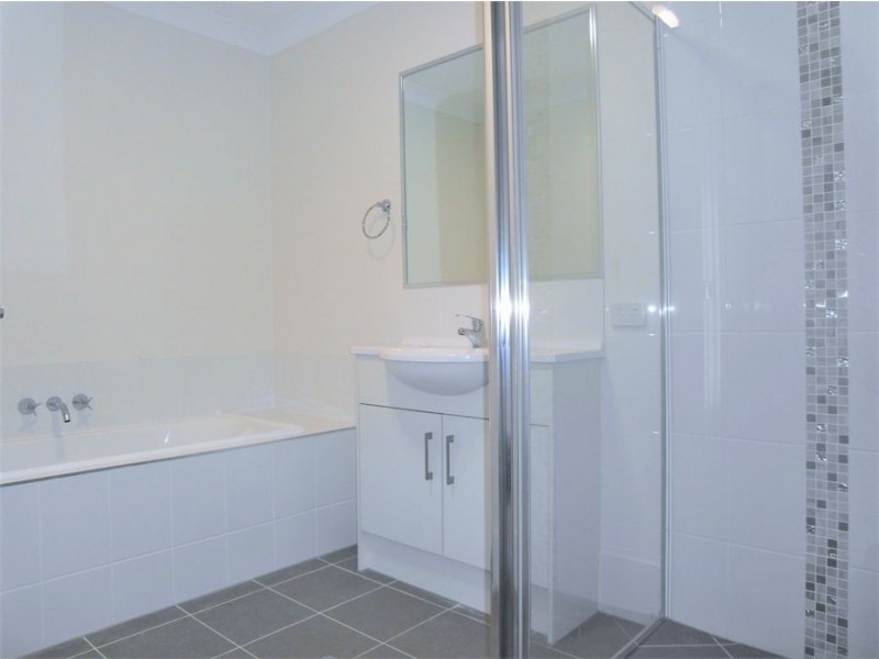 3 Cardamon Crescent, Glenvale QLD 4350