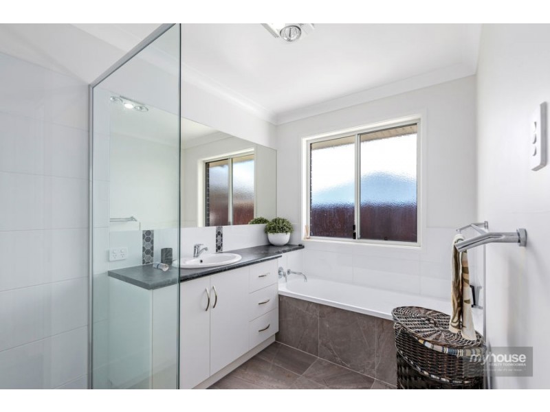 4 Shelby Street, Glenvale QLD 4350