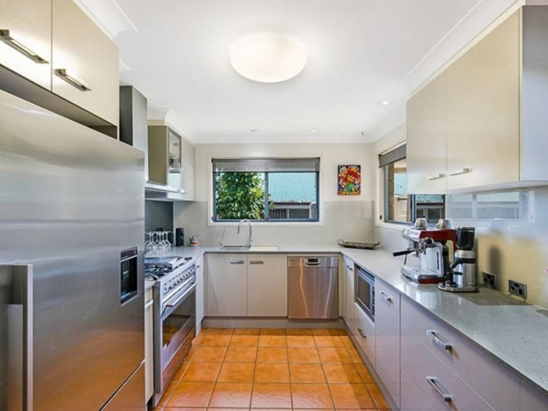 16 Sweetapple Crescent, Centenary Heights QLD 4350