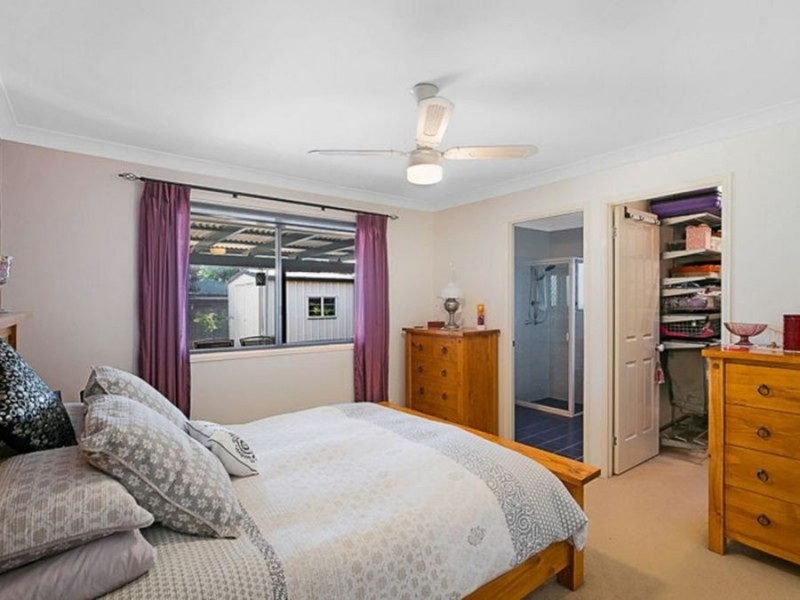 16 Sweetapple Crescent, Centenary Heights QLD 4350