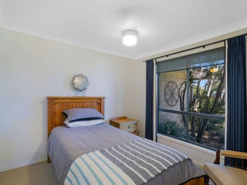 16 Sweetapple Crescent, Centenary Heights QLD 4350