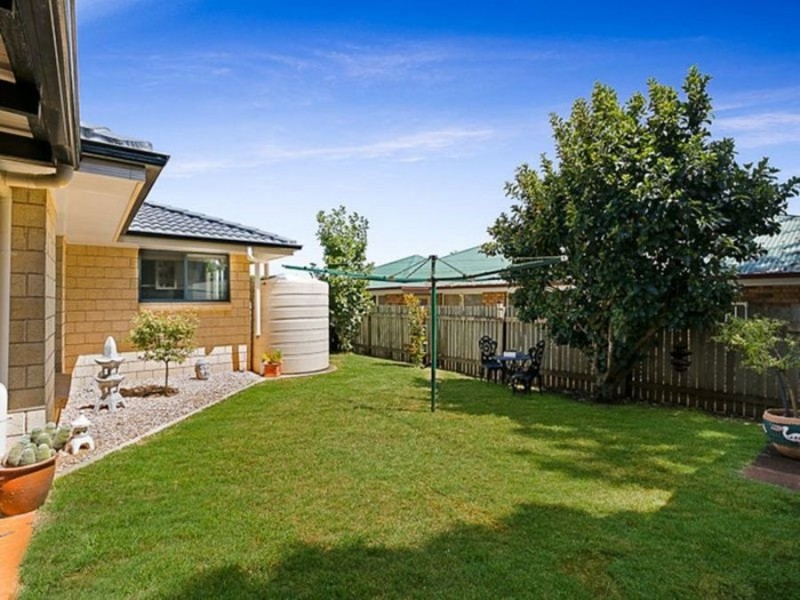 16 Sweetapple Crescent, Centenary Heights QLD 4350