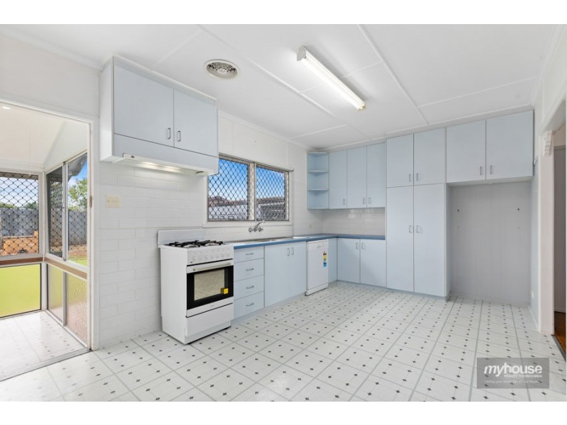 11 Nuss Street, Wilsonton QLD 4350