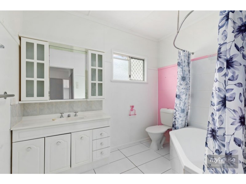 11 Nuss Street, Wilsonton QLD 4350