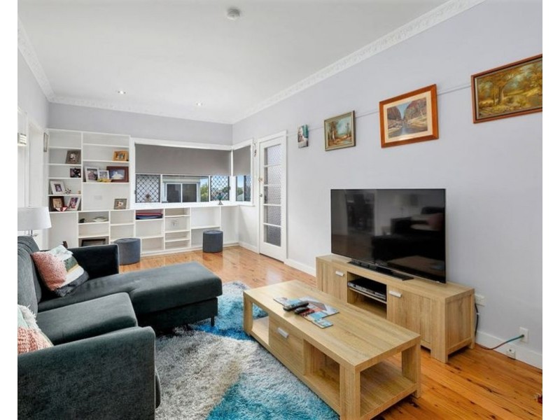 27 Beelbee Street, Harristown QLD 4350