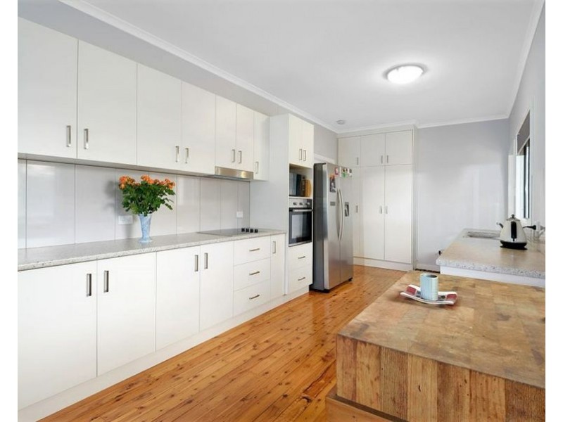 27 Beelbee Street, Harristown QLD 4350