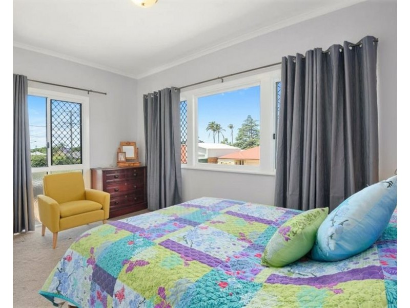27 Beelbee Street, Harristown QLD 4350