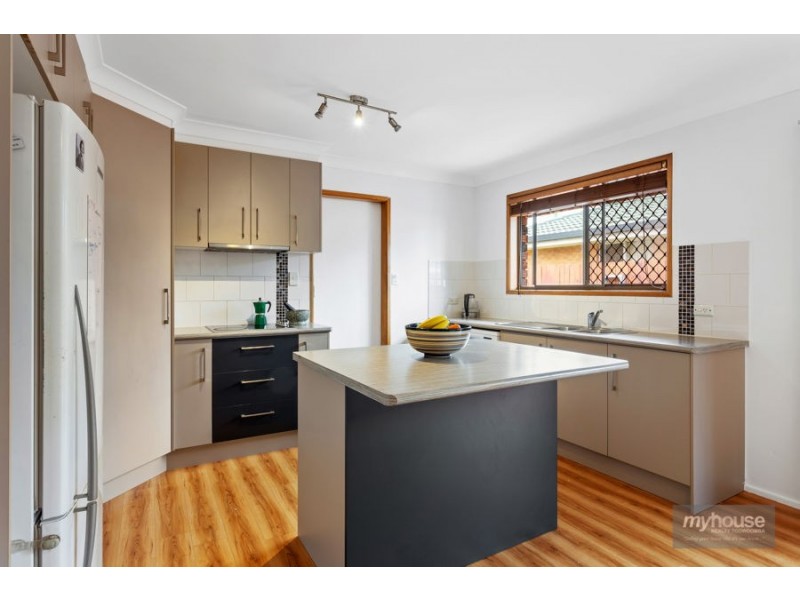 6 Chilla Stret, Harristown QLD 4350