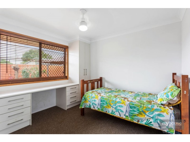 6 Chilla Stret, Harristown QLD 4350