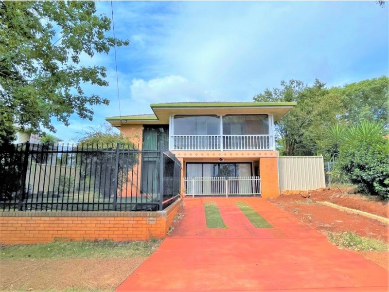 300 South Street, Harristown QLD 4350