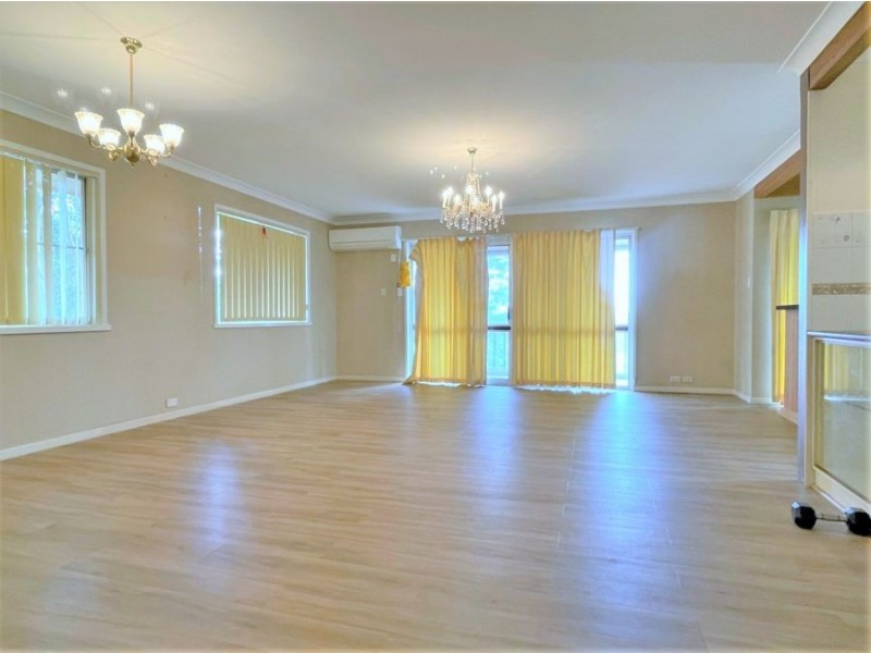 300 South Street, Harristown QLD 4350