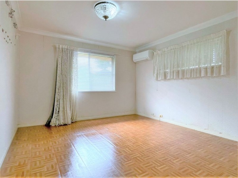 300 South Street, Harristown QLD 4350