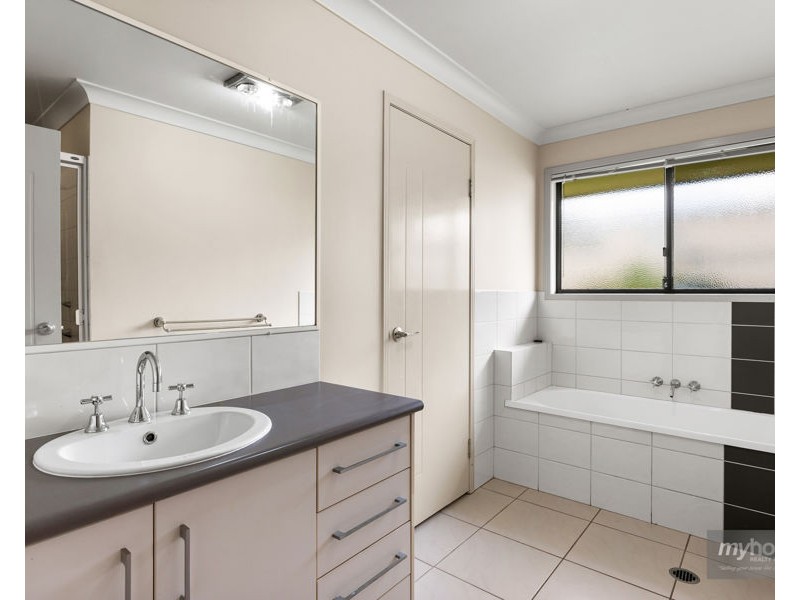 33 Elizabeth Street, Westbrook QLD 4350