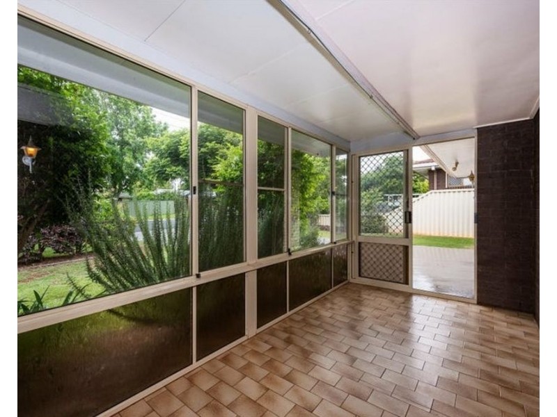 50 Lotus Crescent, Centenary Heights QLD 4350