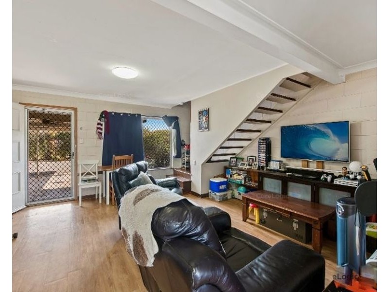 3/9 Whitefriars Street, Rockville QLD 4350