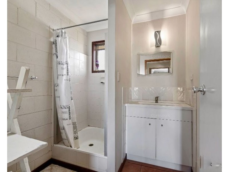 3/9 Whitefriars Street, Rockville QLD 4350