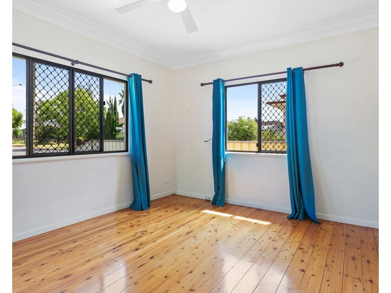 9 Derwak Street, Harristown QLD 4350