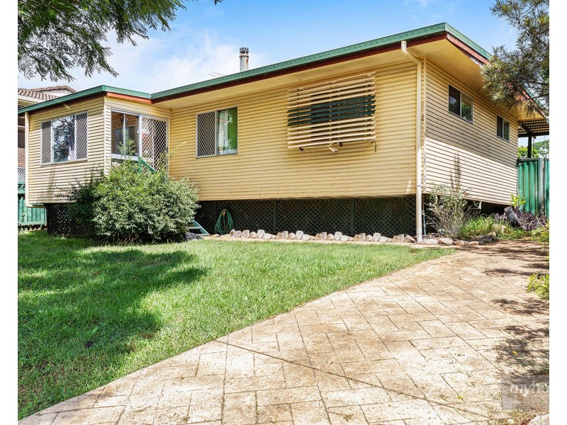 16 Chopin Street, Rockville QLD 4350