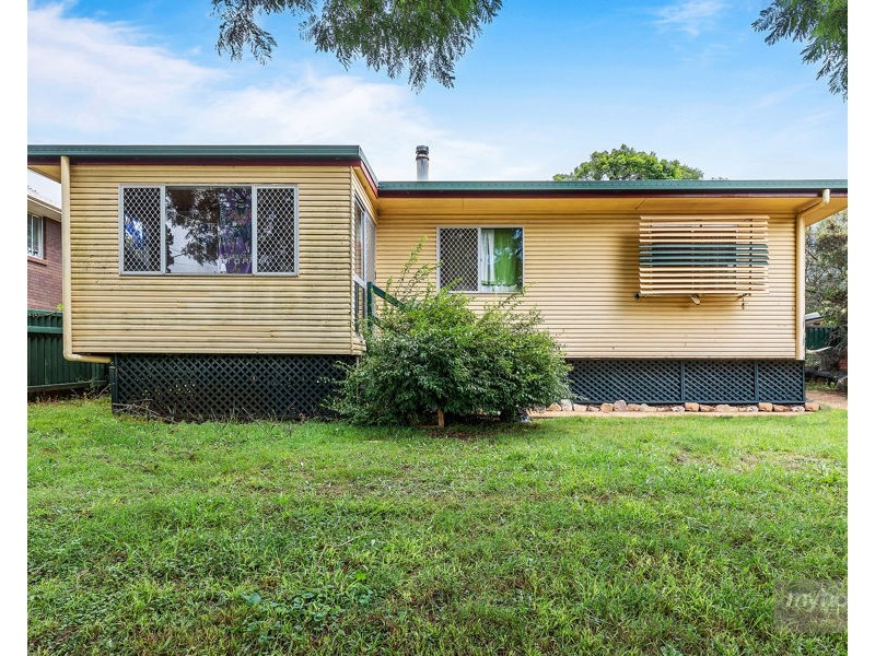 16 Chopin Street, Rockville QLD 4350