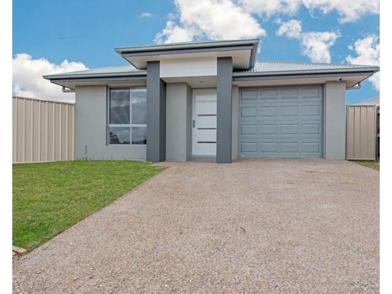 13 Parkview Drive, Glenvale QLD 4350