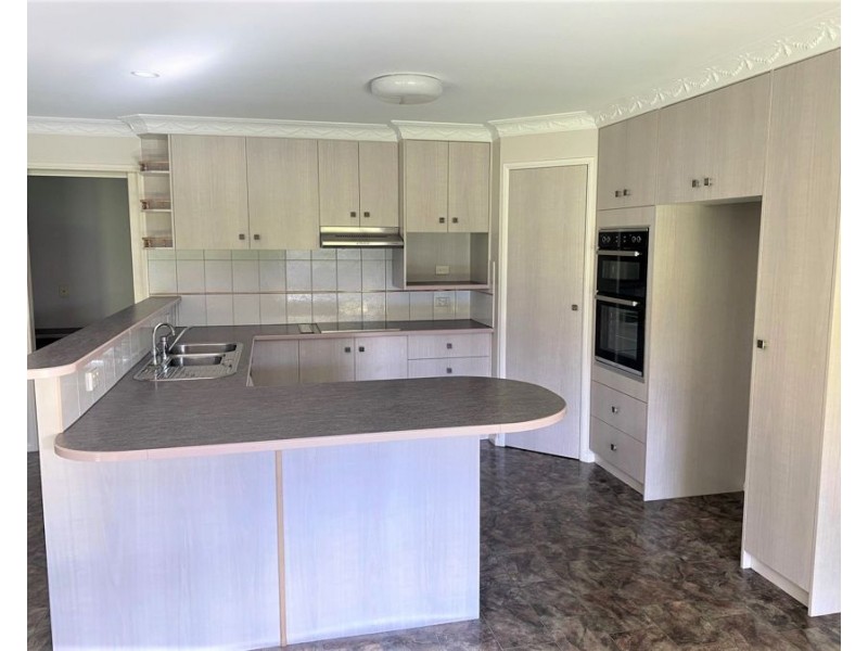 2 Nimrod Court, Wilsonton QLD 4350