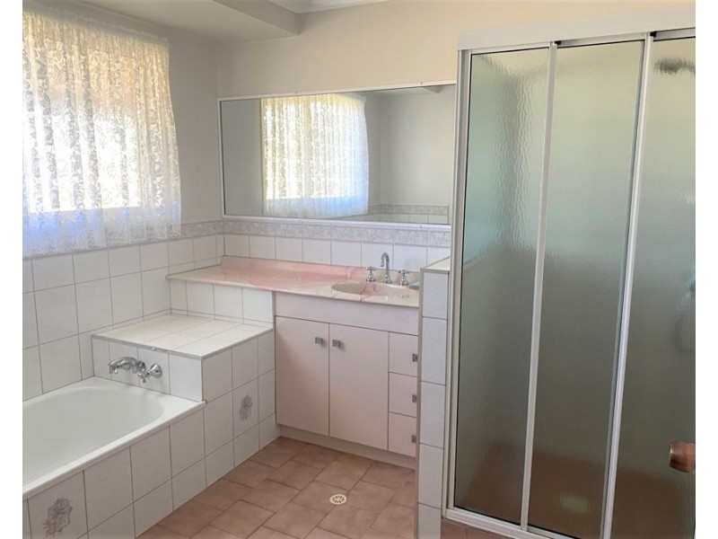 2 Nimrod Court, Wilsonton QLD 4350