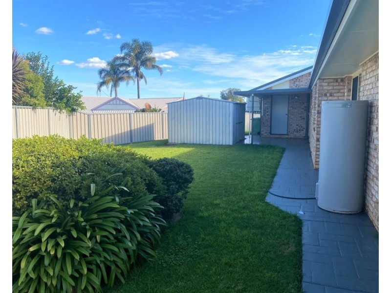 2 Nimrod Court, Wilsonton QLD 4350