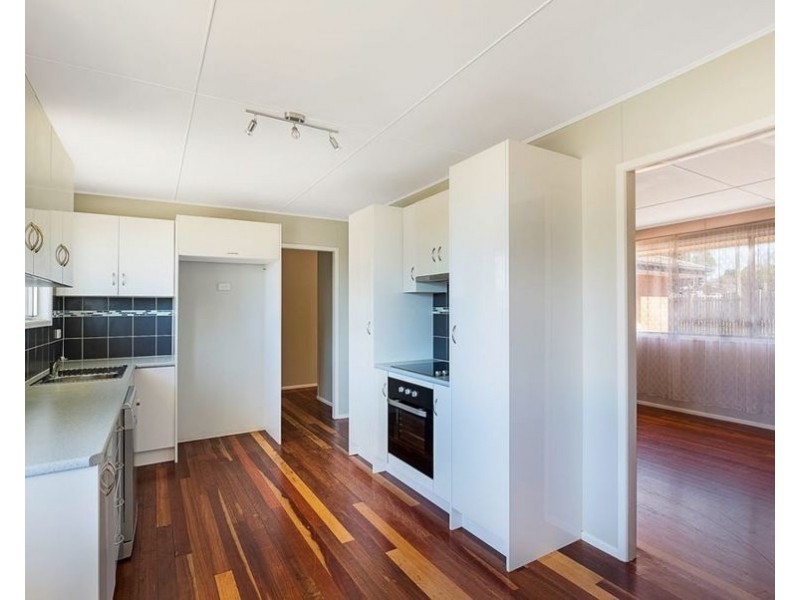 328 West Street, Kearneys Spring QLD 4350