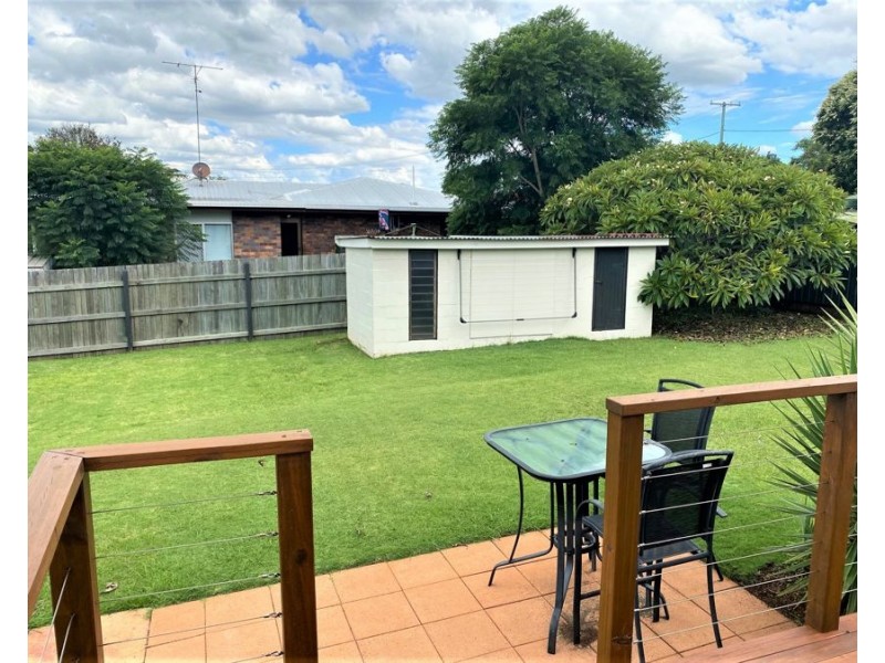 32 Knockator Crescent, Centenary Heights QLD 4350