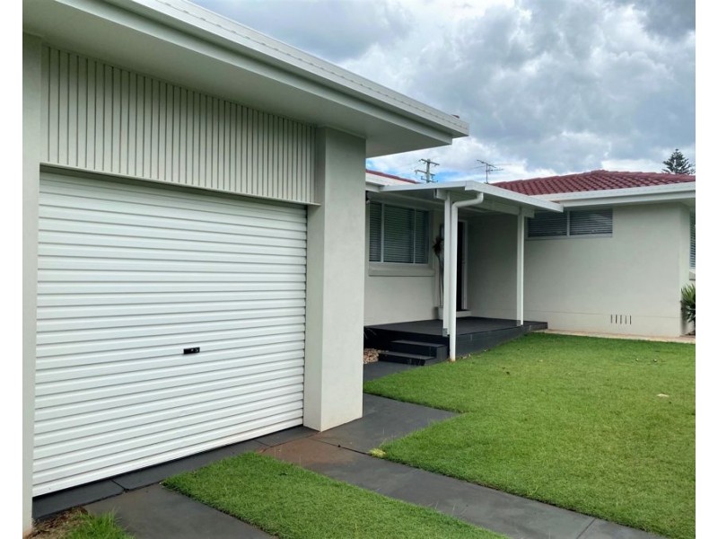 32 Knockator Crescent, Centenary Heights QLD 4350