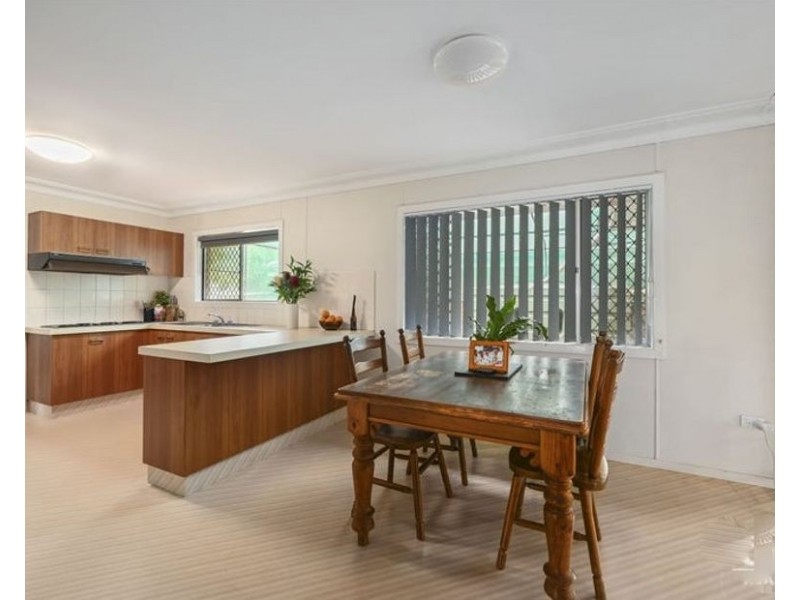 9 Rowe Street, Centenary Heights QLD 4350