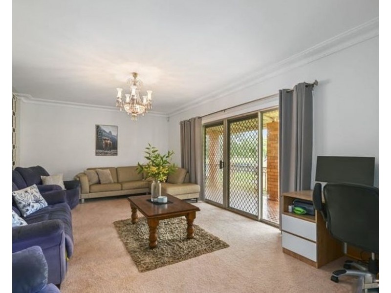 9 Rowe Street, Centenary Heights QLD 4350