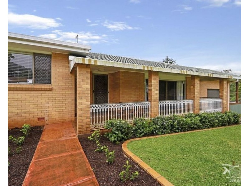 9 Rowe Street, Centenary Heights QLD 4350