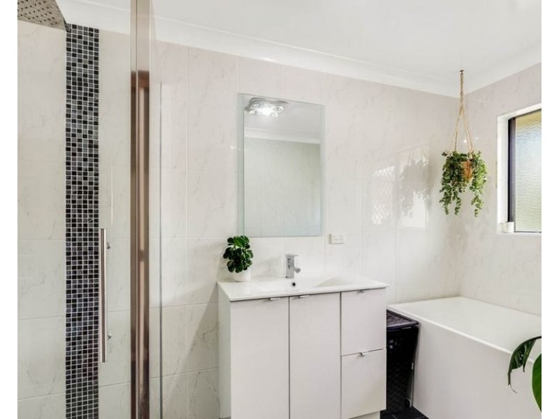 36 Catalina Drive, Wilsonton QLD 4350