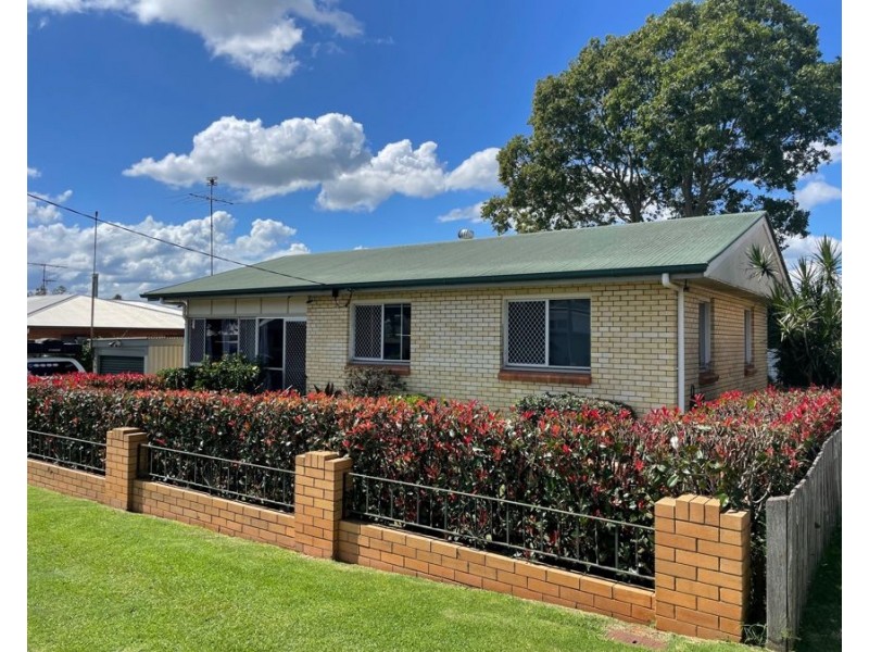 8 Leawarra Street, Wilsonton QLD 4350