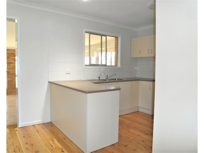 227 Campbell Street, Newtown QLD 4350